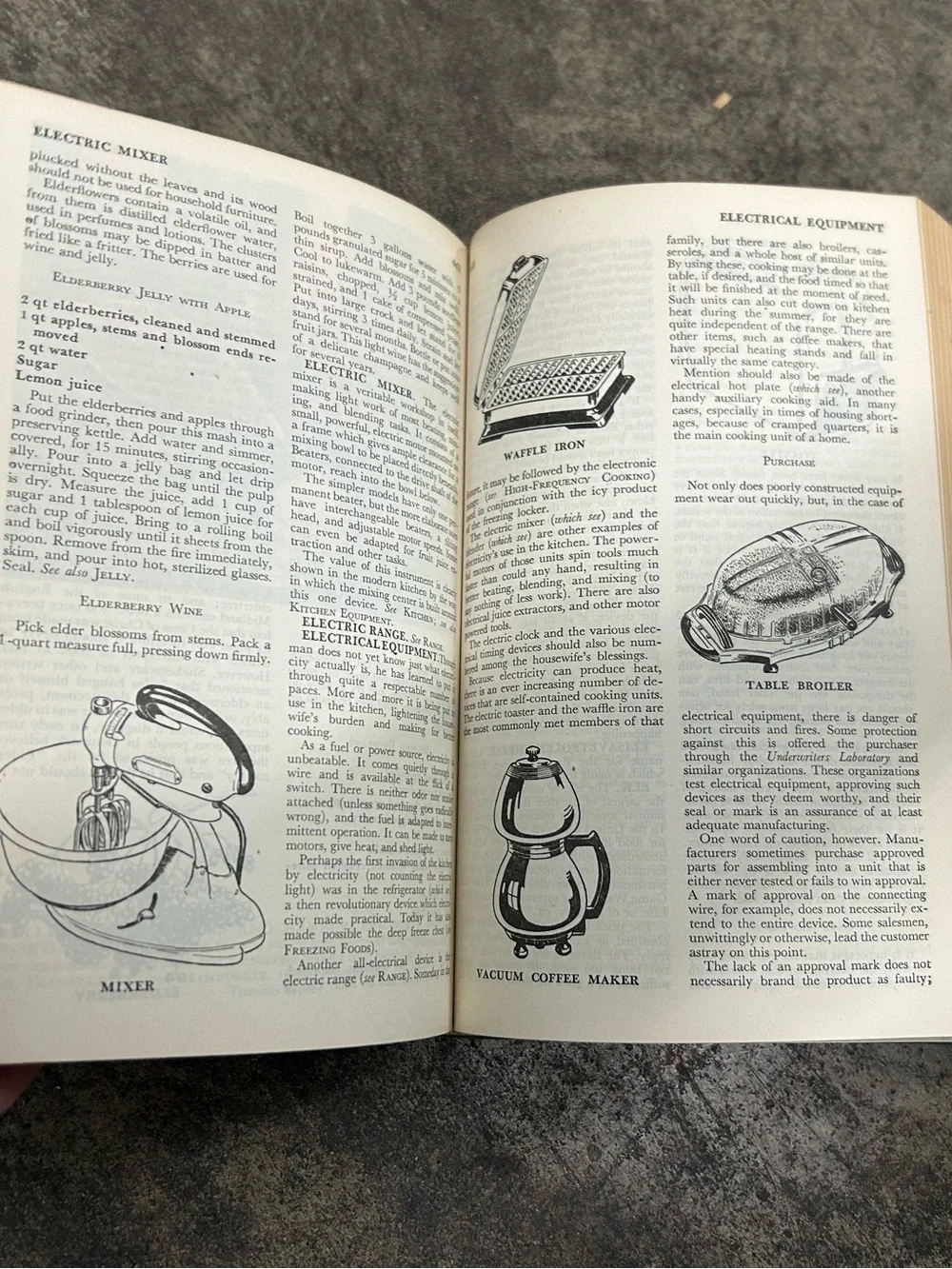 The Wise Encyclopedia of Cookery - Classic Recipe Collection Hardback Cookbook